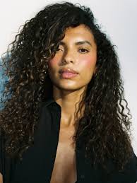 Cheekbone Makeup: How To Enhance Your Natural Facial Structure