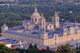 San lorenzo de el escorial est une commune espagnole située dans la communauté de madrid. San Lorenzo De El Escorial Outdoor Gomadridpride