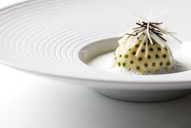 Epingle Par Teenie Cakes Sur Plating Molecular Gastronomy Presentation Design Culinaire Gastronomie Nouvelle Cuisine