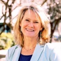 Sharon Knox's Instagram, Twitter & Facebook