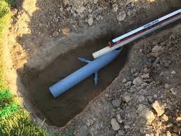 A fire pit should sit low to the ground, with walls rising no more than a foot off the ground. Devcoder On Twitter Fire Pit Air Supply Hole Dug Added Stones And Sand For Drainage And Pipe Leveling Now Time To Trench The Rest Of The Pipe Https T Co Jgrdsq6qy2