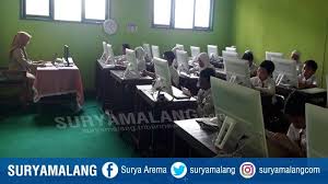 Maybe you would like to learn more about one of these? Unas Dibatalkan Siswa Kelas 9 Smp Tinggal Melaksanakan Ujian Sekolah Halaman 2 Surya Malang