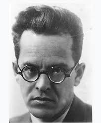 Dovi Safier على X: "Has anyone ever pointed out that the man standing next  to Rav Meir Shapiro in this classic photo is almost certainly the noted  journalist and Revisionist Zionist leader