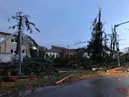 El a explicat însă că pentru perioada următoare nu ne așteptăm la astfel de fenomene meteo extreme de tipul tornadelor în românia. Qapnxgenrh Lnm