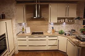 Nobilia Musterkuche L Form Mit Gerateblock Front Lack Magnolia Matt Eiche Virginia Nb Ausstellungskuche In Werlte Von Mob Kuche Kuche Magnolia Musterkuchen