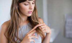 Au moins ca t'apprendra a utiliser une bonne coloration, c'est a dire eviter celle des supermarchés et eviter l'amoniaque + hydratation oblige apres chaque coloration.normalement une bonne coloration fais du bien au cheveux en les gainant et pas en les dessechant, donc choisis bien tes produits a l'avenir. Help Mes Cheveux Ne Poussent Plus 7 Conseils Pour Accelerer Leur Croissance Femmes D Aujourd Hui