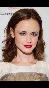 Alexis biedel Mexican 🇲🇽 and Argentinan 🇦🇷 parents . Make money for  America 🇺🇸 do not talk about Mr Sanchez.