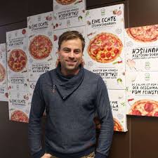 Gustavo gusto heißt der wir haben die gustavo gusto pizzen getestet und sind begeistert. Gustavo Gusto Tiefkuhlpizzen Jetzt Auch In Schweizer Migros Filialen Erhaltlich Bad Tolz Wolfratshausen