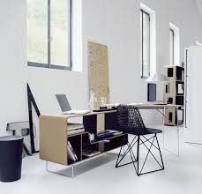 So, here we gathered up thirteen modern office building design ideas to give you an overview of the corporate buildings. Modern Small Office Design Concepts