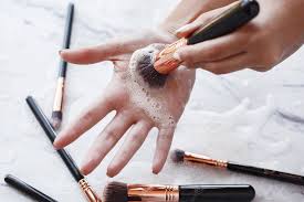 How To Deep Clean Wash Makeup Brushes How To Clean Makeup Brushes How To Wash Makeup Brushes Clean Makeup