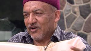 Un camion tente de heurter un musulman en face de chez lui