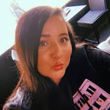 Alyssa Peña (@alyssa_mariahh)