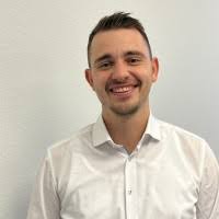 3 Profile mit dem Suchbegriff „Max Tauber“