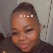 Fiona Washington's Instagram, Twitter & Facebook