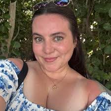 Wendi Clayton's Instagram, Twitter & Facebook