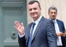 Quanto guadagna rocco casalino ? Lo Stipendio Di Sala E Casalino Problemi Di Un Italia Ipocrita E Bacchettona Affaritaliani It