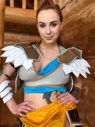 Horizon Zero Dawn cosplay (where is the pantie???) - 9GAG