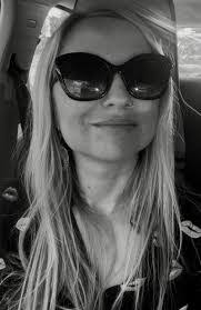 Anna Szeliga's Instagram, Twitter & Facebook