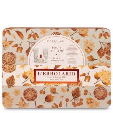 And if you think the model looks stunning in photographs, you should see her in person. Beauty Secrets Trio Berries Flowers Wood