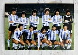Creo para volver a salir campeones se tendria que armar la seleccion con jugadores locales. Argentina Futbol Deco Delorean