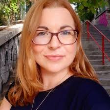 Angelica Fernandez (@angafernandez)