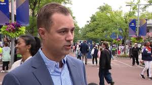 Massapequa man takes lead