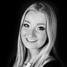 Jenny Miles's Instagram, Twitter & Facebook