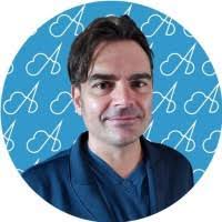 Daniel Hobson's Instagram, Twitter & Facebook