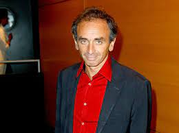 Par la suite, il échoue deux fois au concours d'entrée de l'ena, à. Eric Zemmour La Biographie De Eric Zemmour Avec Voici Fr