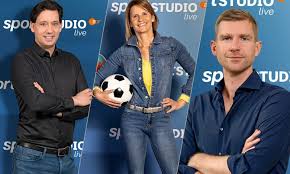 About an hour before the game kicks off, there are preliminary reports on the encounter on zdf sportstudio live. Wo Lauft Deutschland England So Teilen Sich Ard Zdf Das Em Achtelfinale Auf Tv Digital