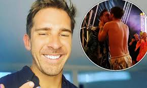 Hugh sheridan (born june 30, 1985) is an australian actor, musician and television presenter who is known for his role as ben rafter in the television series packed to the rafters. Tragic Reason Hugh Sheridan Proposed To New Boyfriend After Three Months Daily Mail Online