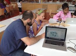 Museum3D: Experiments in engaging audiences using 3D