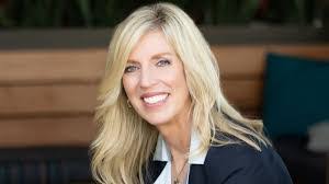 Traci Simonsen's Instagram, Twitter & Facebook