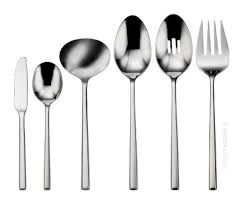 Oneida S Diameter Is Long Lean And Clean This Pattern Is Current Yet Able To Be Paired With A More Traditional Setting Diam Serving Set Oneida Serving Piece