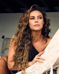 Paolla oliveira is on facebook. Paolla Oliveira Manda Recado Para Os Fas Olhar Em Frente Quem Quem News