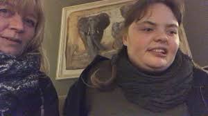 Nadia gik på brækket ben i en måned, uden bosted opdagede det