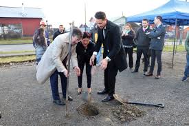 Over the time it has been ranked as high as 23 949 in the world, while most of its traffic comes from chile, where it reached as high as 84 position. Vecinos De Puerto Montt Son Beneficiados Con Recursos Del Programa Hogar Mejor Ministerio De Vivienda Y Urbanismo