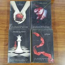 From the first time bella swan glimpsed edward cullen, millions of fans were hooked on author stephenie meyer's vampire romance saga. Twilight Series Book Set Shopee Philippines