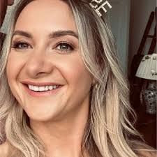 Ella Beaver's Instagram, Twitter & Facebook