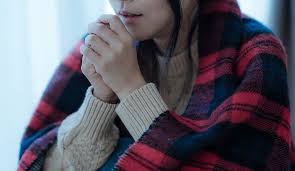 肩と背中が冷える原因って？肩と背中を温めて冷え対策をしよう！｜着ごこち+プラス｜GUNZE（グンゼ）