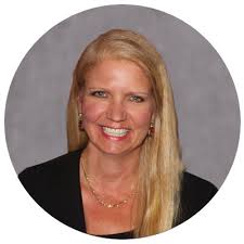 Paula Hook's Instagram, Twitter & Facebook