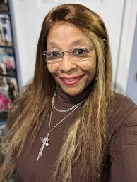 Belinda Sears's Instagram, Twitter & Facebook