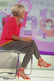 Sophie Davant Les Jambes Pieds Et Talons Hauts Vus A La Tele Coiffure Sophie Davant Produits Capillaires Cheveux Beaute