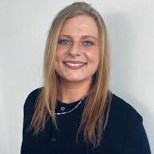 Stefanie Winter's Instagram, Twitter & Facebook