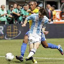 El regalo a los jugadores por el día del padre. Argentina Tumba A Brasil Con Tres Goles De Leo Messi As Com