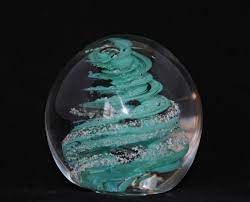 Unique Glass Pieces Create A Beautiful Pet Memorial