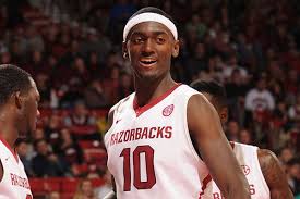 Portis, 20, is a unicorn among chicago's big men, his size (6'11, 230 lbs.), quickness, motor, offensive skillset and defensive intangibles are attributes that no other player on the. Bulls Select Arkansas Bobby Portis With The 22nd Pick In The Nba Draft Wgn Tv