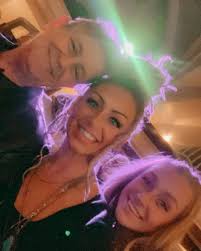 GirlsNight w my mum n daughter to an art show in Pittsburgh. ❤️