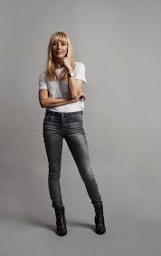 — zoe ball (@zoetheball) september 24, 2016. How Sara Cox Has Re Branded Bbc Radio 2 Drive Time Show And Why She Plans To Build A Fort