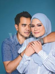 Alif satar sesungguhnya aku ost drama red velvet audio. Bab Pendidikan Anak Aliff Satar Ambil Pendekatan Lawan Arus Mingguan Wanita